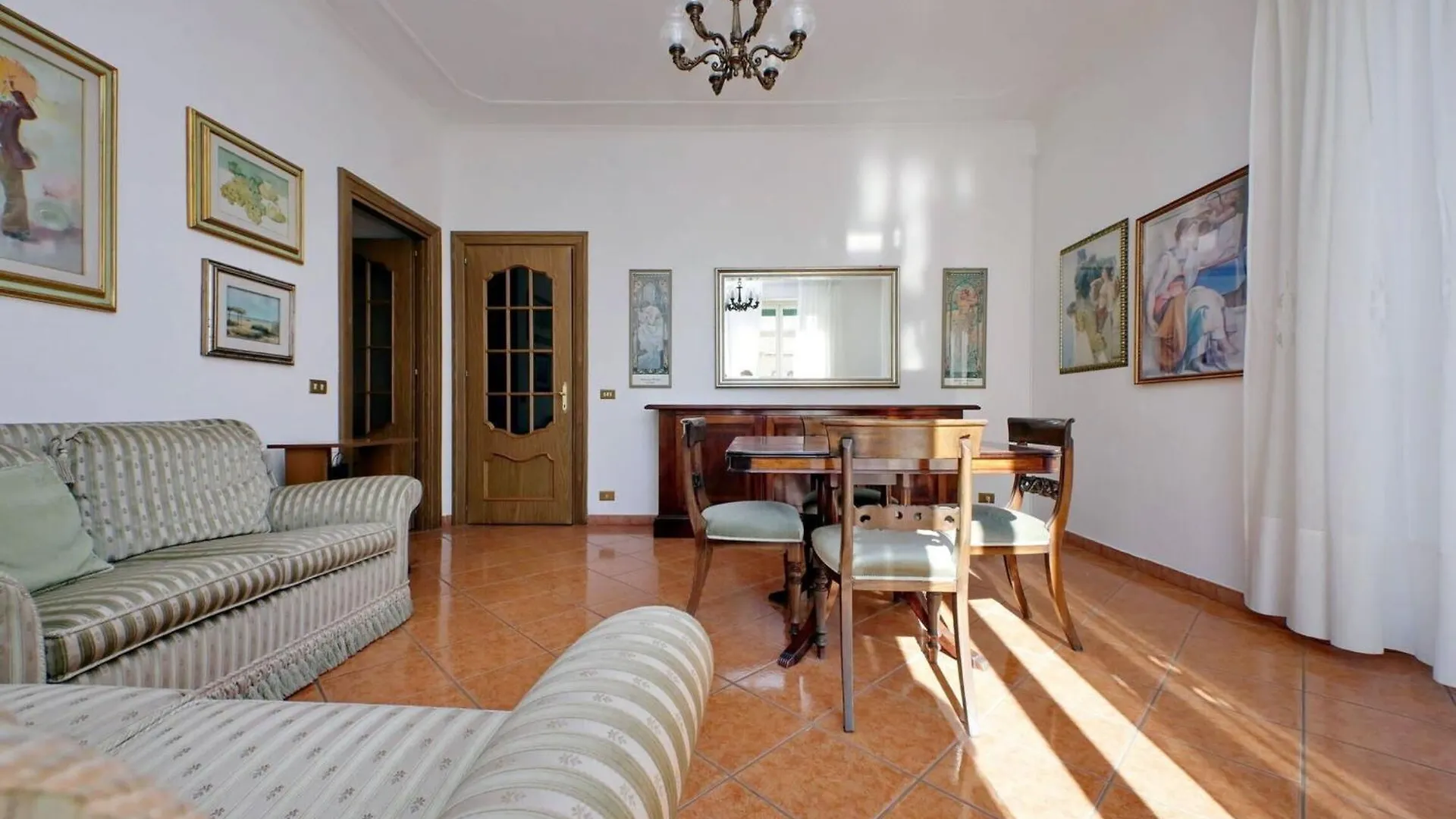 Appartamento Etruria At San Giovanni By Halldis Roma Italia