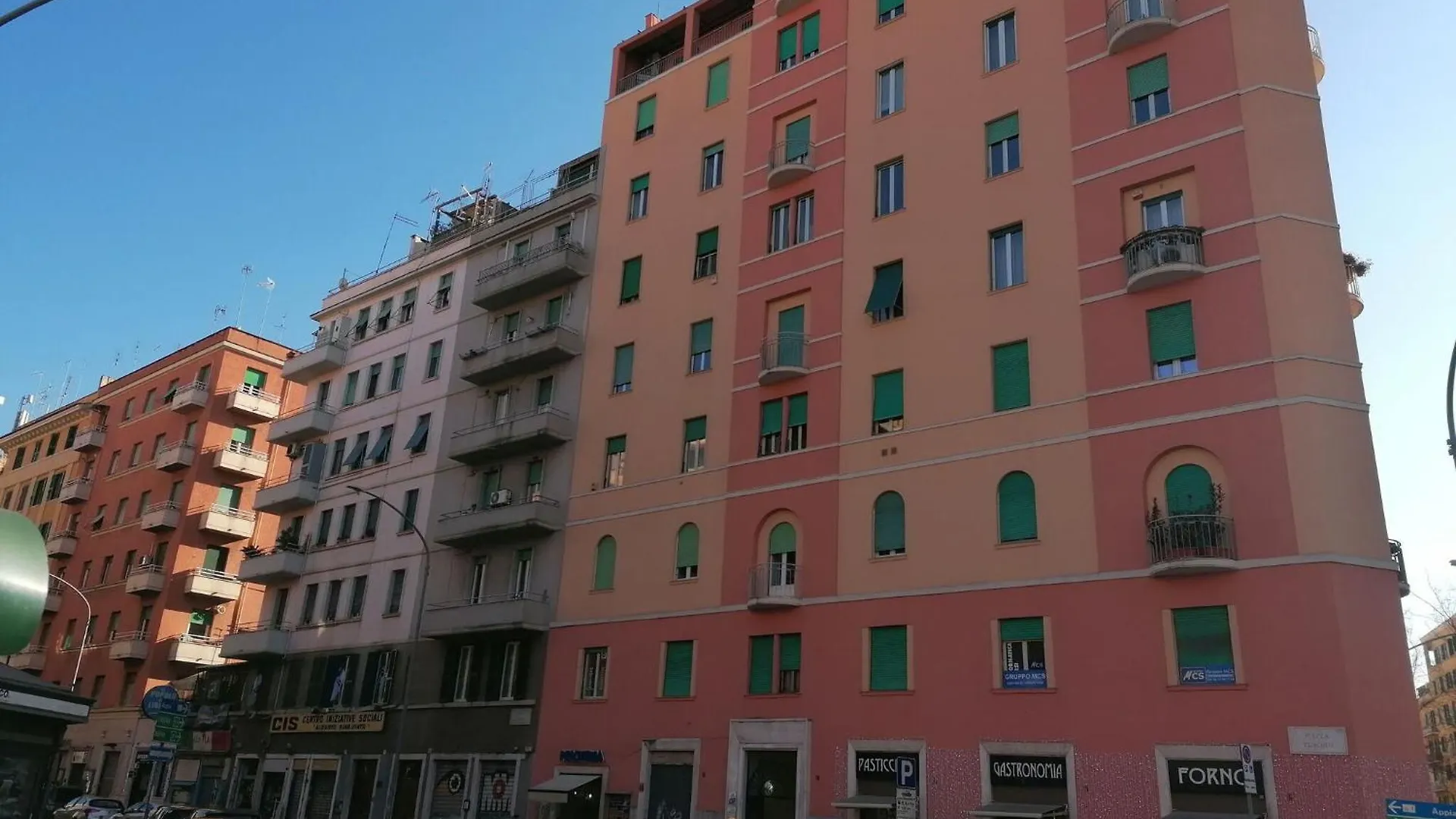 Apartment Etruria At San Giovanni By Halldis Rome